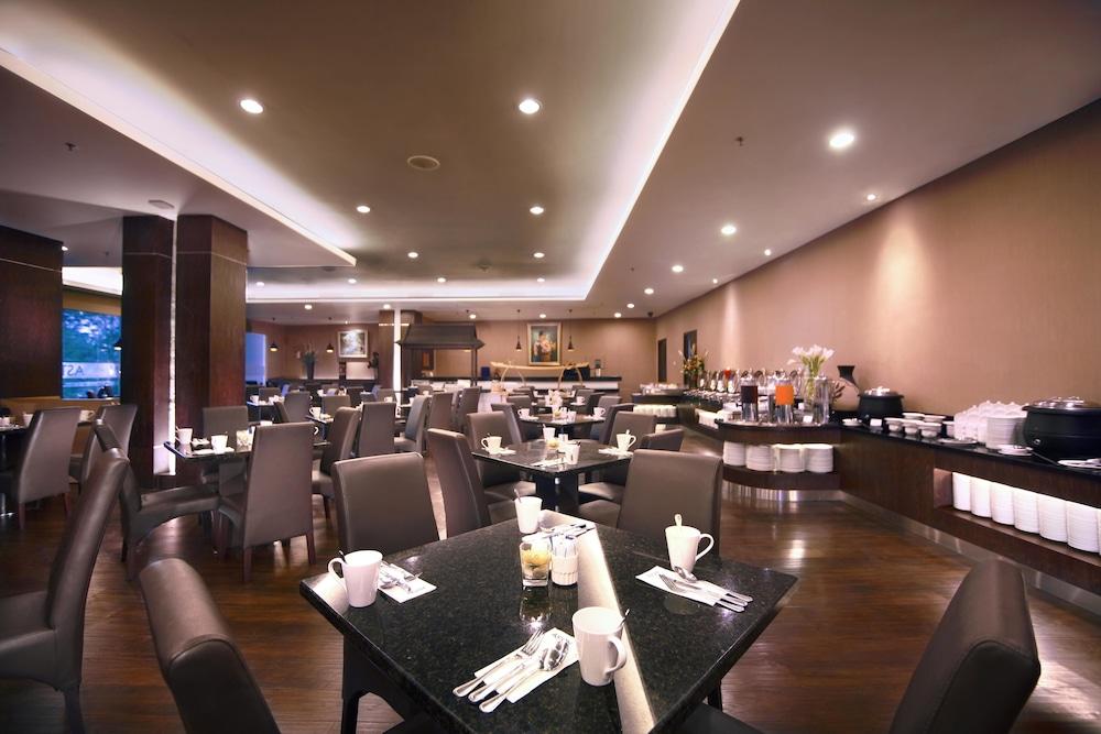 Aston Jember Hotel & Conference Center Dış mekan fotoğraf